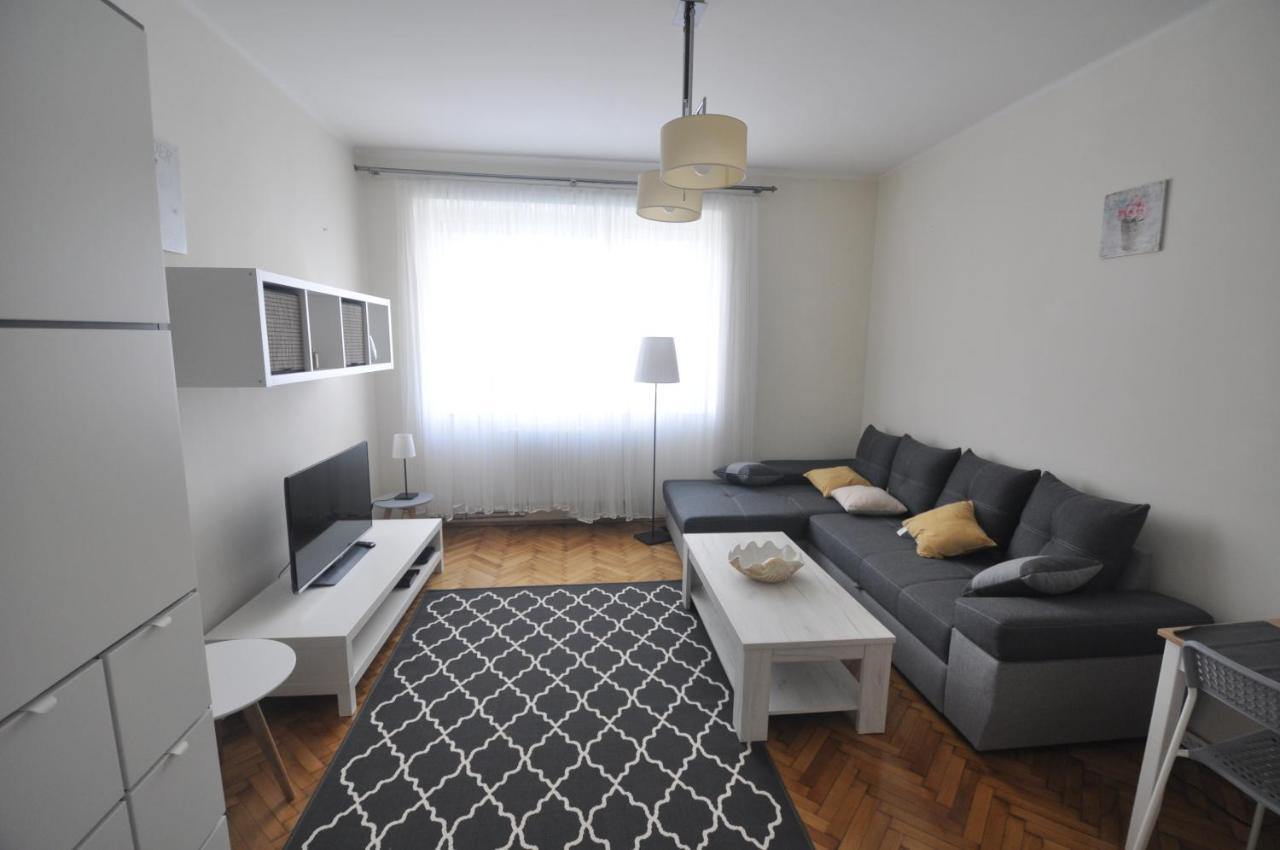 Avis - City 33 Gdynia
