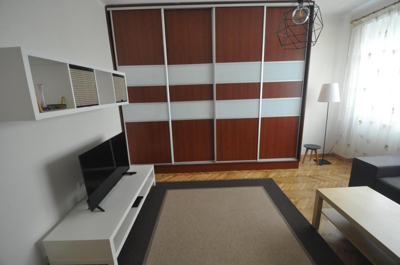 Avis - City 33 Gdynia