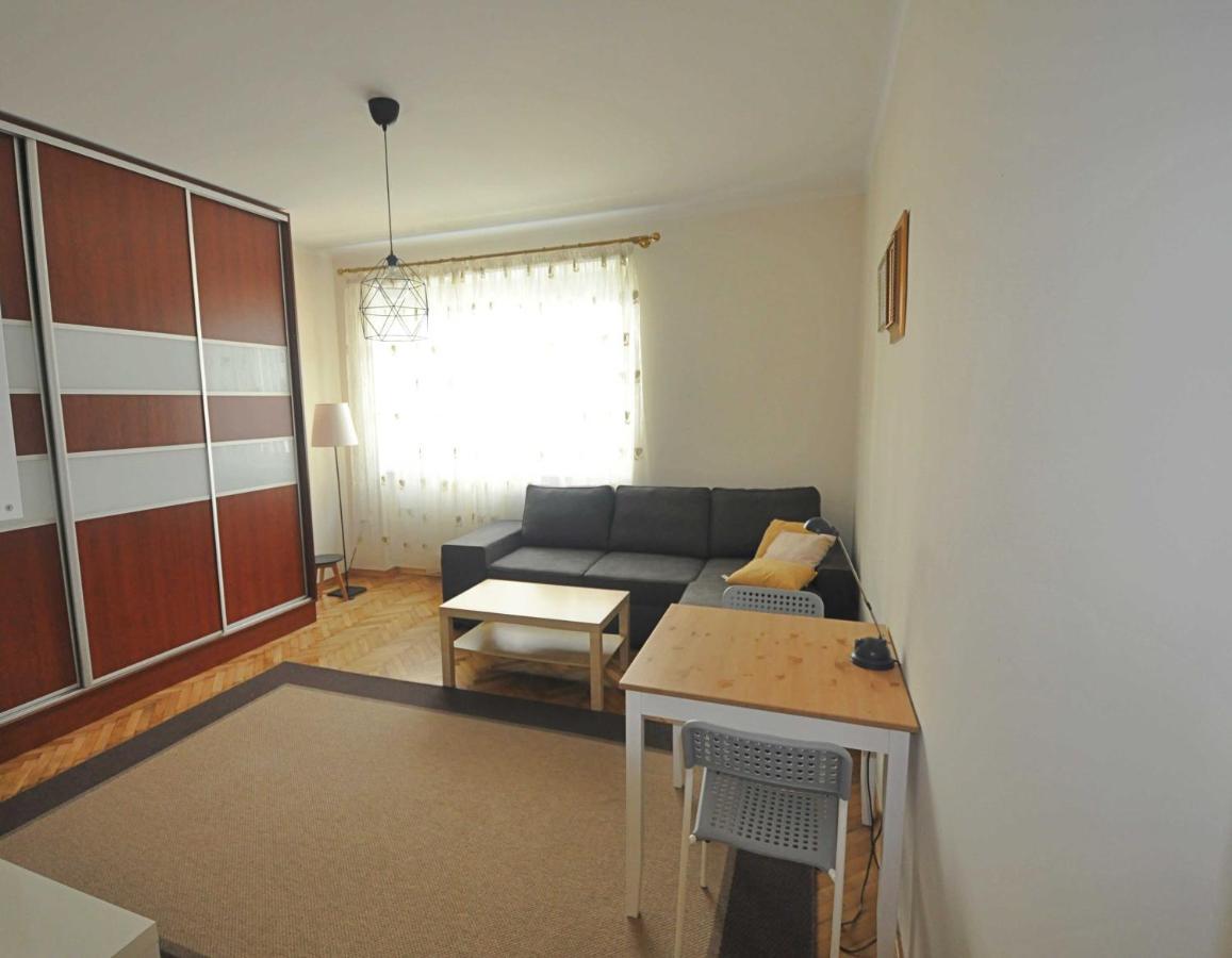 Avis - City 33 * Gdynia